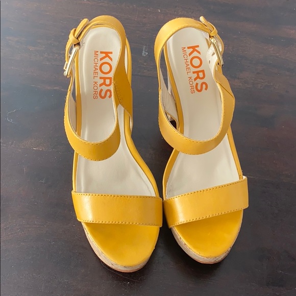 Michael Kors “Dorothy” leather platform shoe - Picture 3 of 4